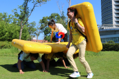 4 vs 4 Fast Human made inflatable gym air mats track Merry Road inflatable for team building games
