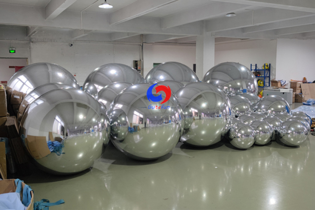 D-ring hangning points 2 m, 1,5 m, 1m, 0,6m metallic mirror inflatable balloons giant inflatable silver balls manufacturers