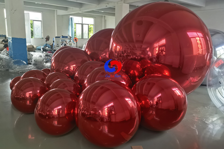 2023 Xmas decoration ornaments balls China Christmas inflatable balloons red decor big shiny balls/sphere
