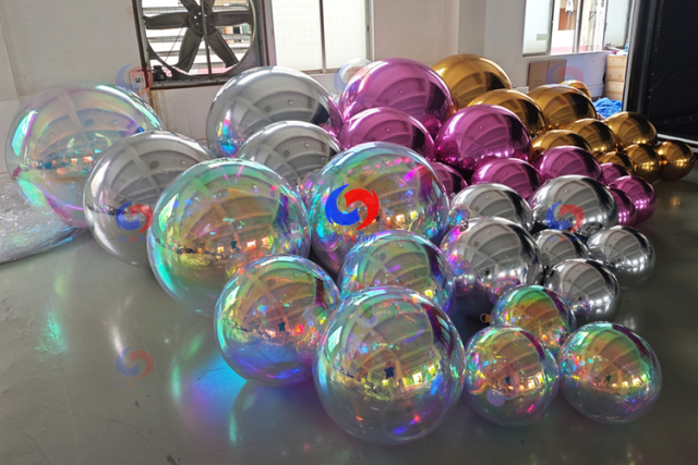 fast door to door turnaround Gold Silver Iridescent Light pink chrome inflatable mirror balls big shiny balloon for decoration