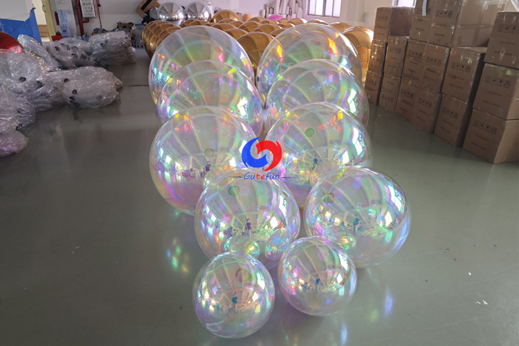 Ceiling installation reusable big shiny metallic pearl rainbow iridescent inflatable mirror balls spheres balloons