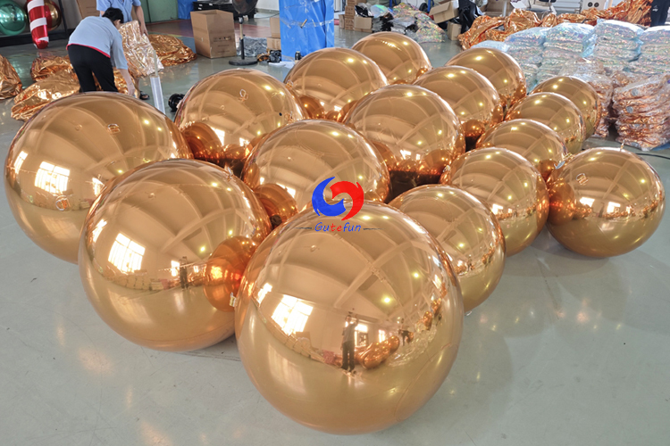 effortlessly inflatable durable Reflect light beautifully gold shiny balls bubble balls for huge wedding decorations