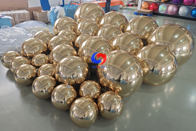 Luxury Company Party Events Backdrop Decorations Giant Metallic Spheres White Gold Big Shiny Balls for Sale
