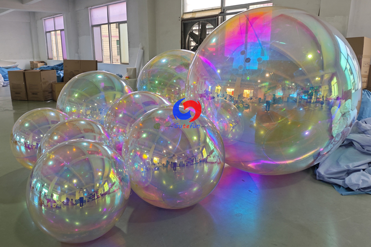 Popular Summer Pool Party Events Water Floating Giant Iridescent Balls / Iridescent Big Shiny Mirror Balls