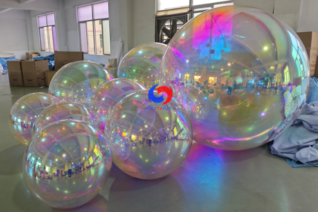 Popular Summer Pool Party Events Water Floating Giant Iridescent Balls / Iridescent Big Shiny Mirror Balls