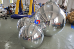 Fire retardancy/certification silver inflatable mirror finish balls for Christmas decorations in a shopping centre