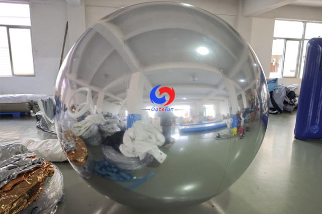 Weather resistant outside decor different sizes of silver balls big shiny balls for balloon artist