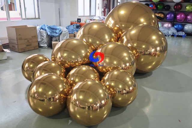 Giant Gold big shiny inflatable metallic spheres for decorations