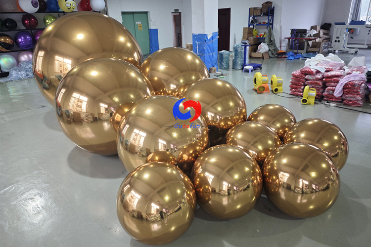 Giant Gold big shiny inflatable metallic spheres for decorations