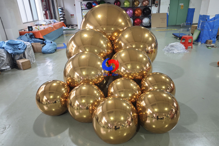 Giant Gold big shiny inflatable metallic spheres for decorations