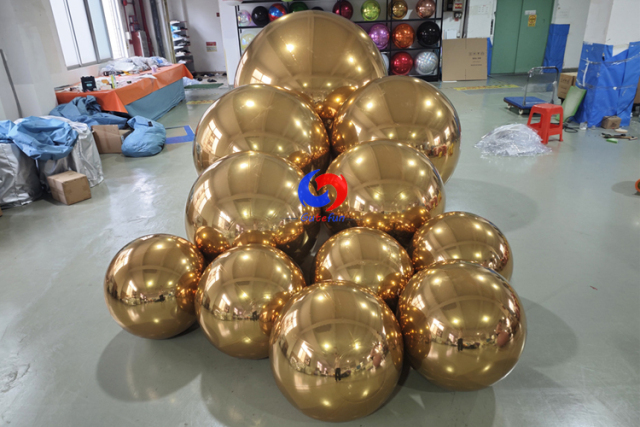 Giant Gold big shiny inflatable metallic spheres for decorations