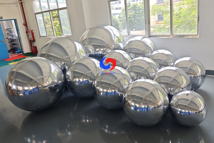 Giant silver shiny balls / large silver inflatable mirror chrome