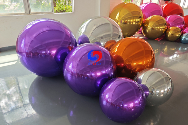 Giant silver / purple / orange inflatable big shiny balls / large silver inflatable mirror balloons