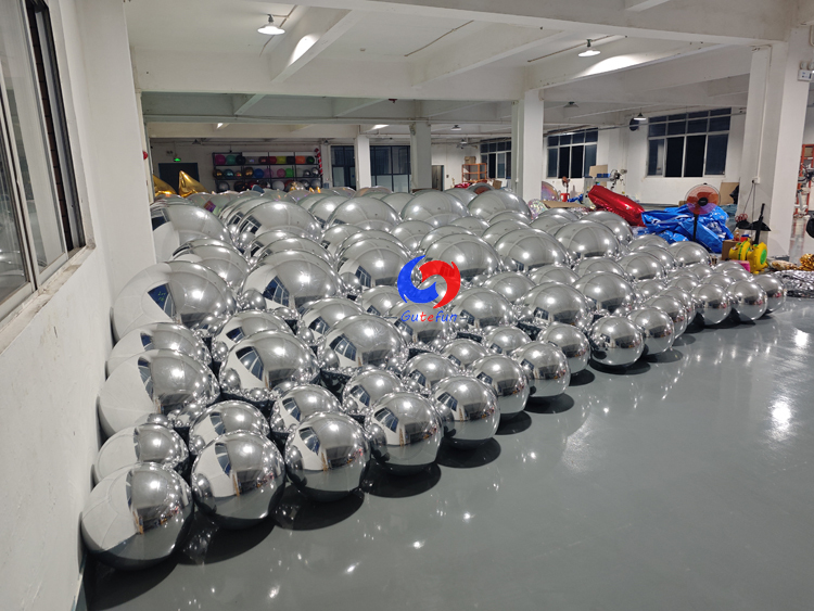 China TOP sale Giant silver big shiny balls / large silver inflatable mirror chrome balls / balloons