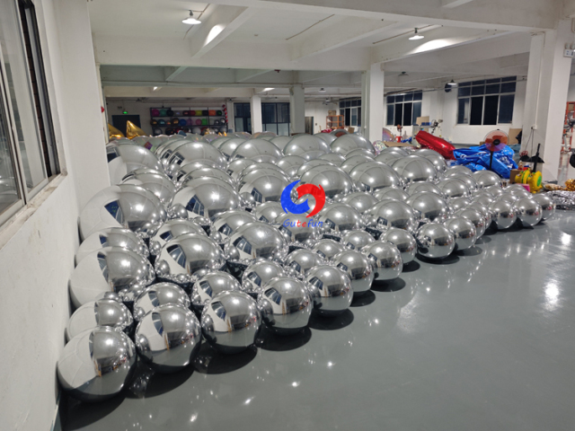 China TOP sale Giant silver big shiny balls / large silver inflatable mirror chrome balls / balloons