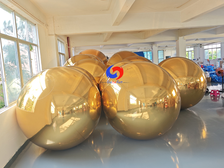 Reusable Luxury Party Events Decor Giant Gold big shiny inflatable metallic spheres / balls for sale