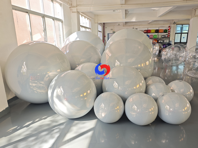 Giant white big shiny balls for Christmas party birthday events balloons backdrop decorations