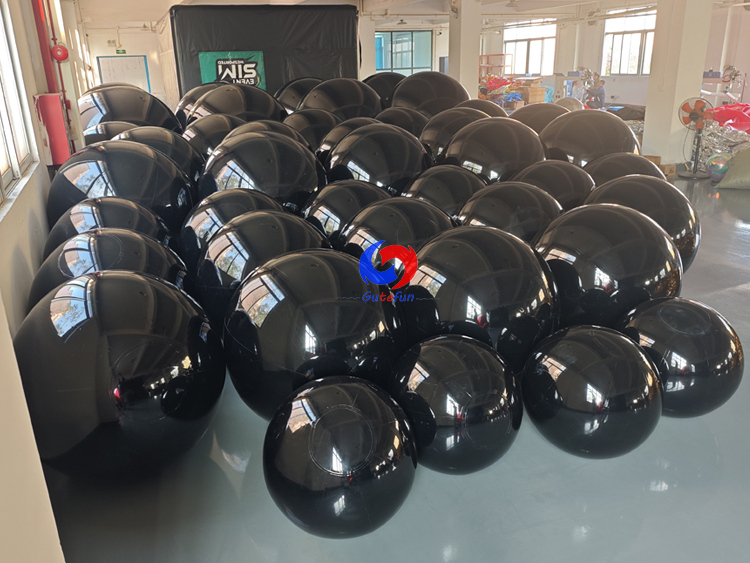 Luxury Party Events Decor Giant black big shiny inflatable metallic spheres / balls for sale