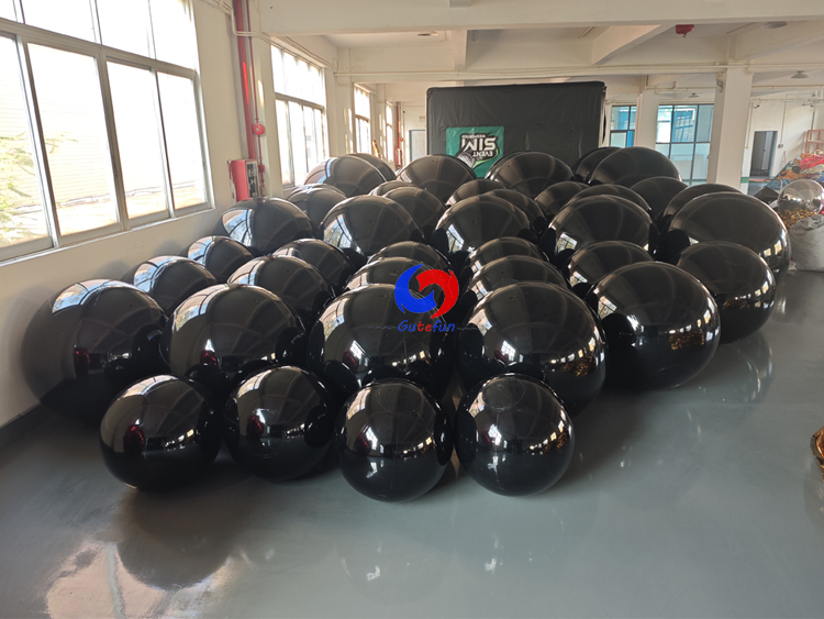 Luxury Party Events Decor Giant black big shiny inflatable metallic spheres / balls for sale