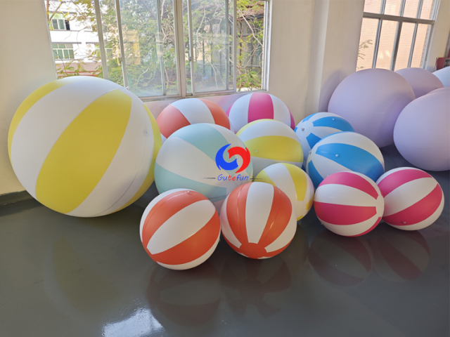 Custom giant inflatable beach balls for summer party swimming pool decorations