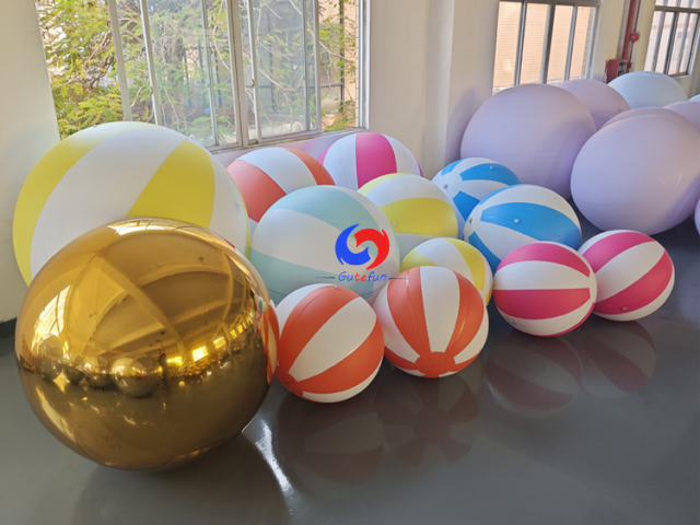Custom giant inflatable beach balls for summer party swimming pool decorations