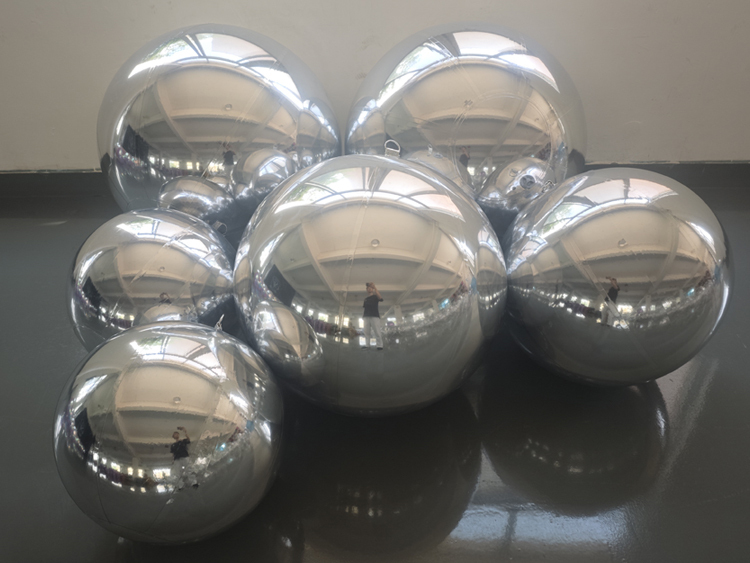 Multi-Size Seamless Silver Inflatable Mirror Ball Set