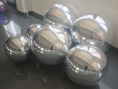 Multi-Size Seamless Silver Inflatable Mirror Ball Set