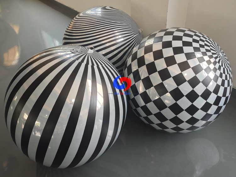 Head-turning inflatable spheres available in swirly pattern, checkered pattern & stripe pattern