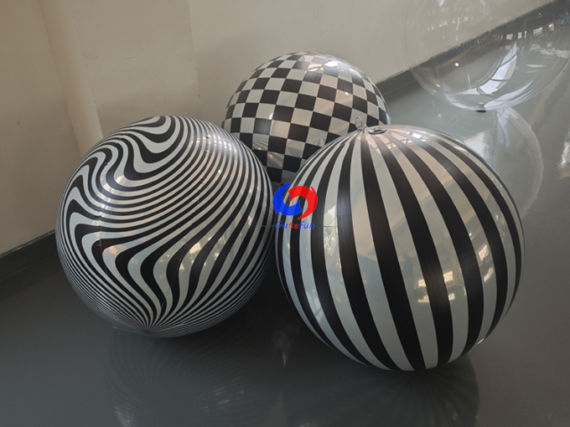 Head-turning inflatable spheres available in swirly pattern, checkered pattern & stripe pattern