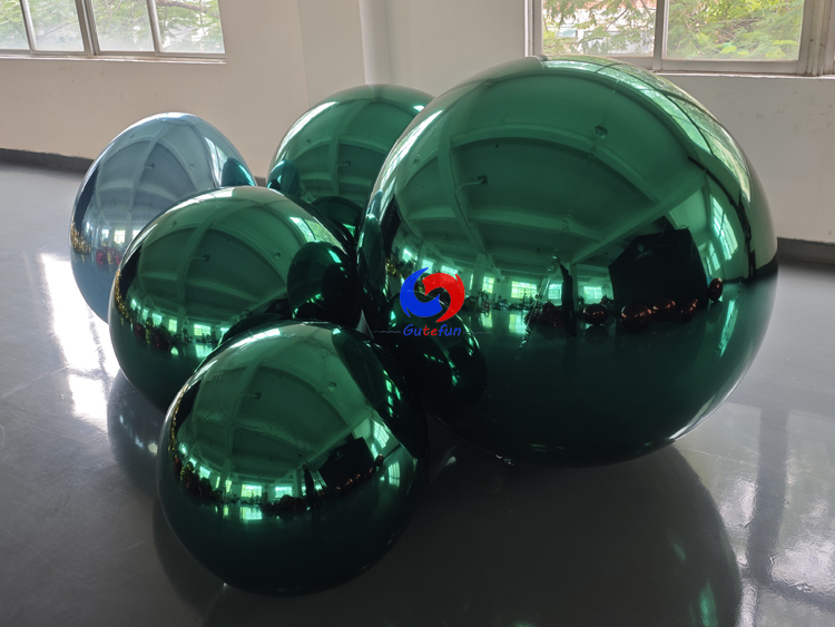 Reusable Multi‑size set Emerald green inflatable mirror spheres for commercial event decor