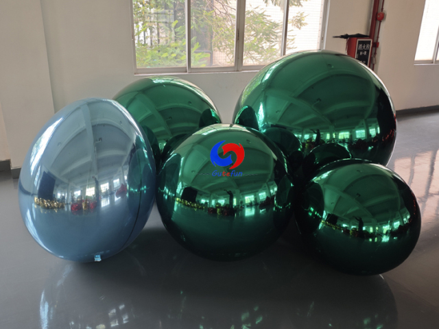 Reusable Multi‑size set Emerald green inflatable mirror spheres for commercial event decor