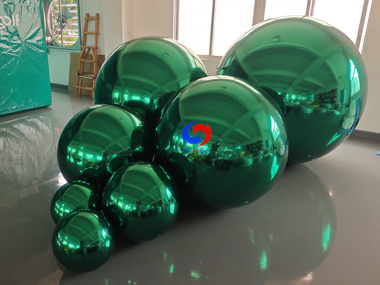 Reusable Multi‑size set Emerald green inflatable mirror spheres for commercial event decor