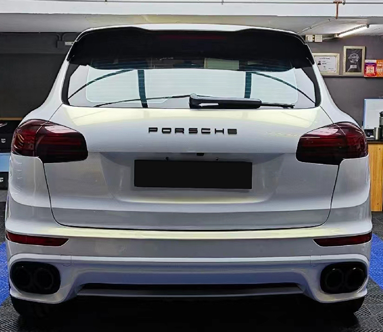 PET pearl white turns gold
