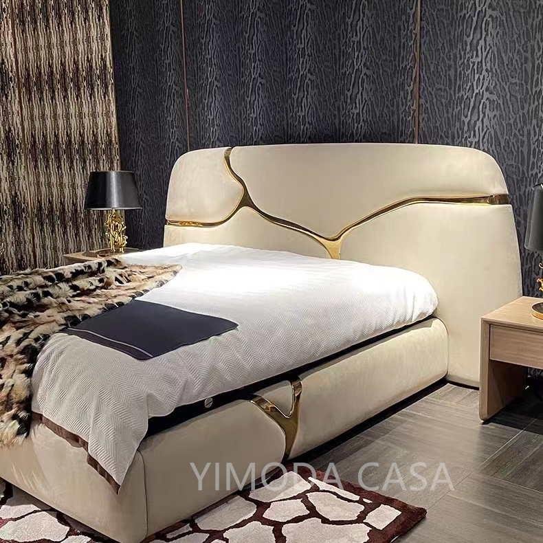 Modern Italian Style Cream white Leather King Size Bed With Upholstered Bed Frame Luxury Bedroom Furniture for Villa Hotel Master Bed