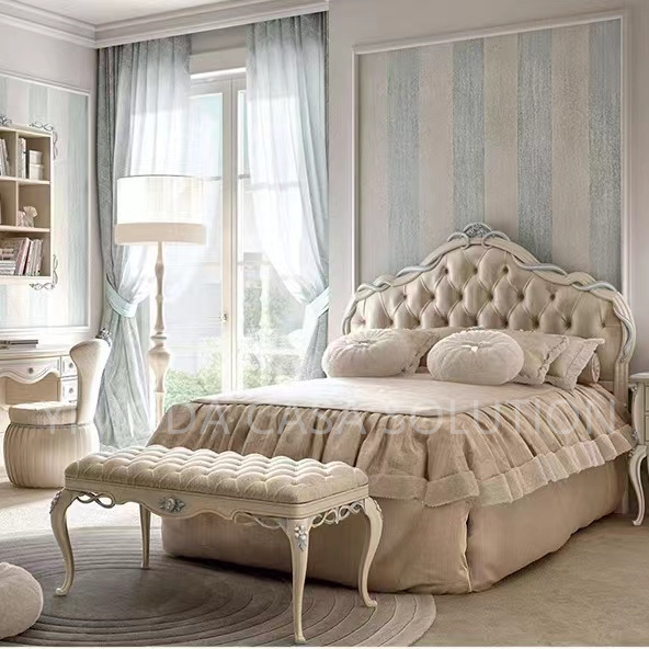 French Upholstery Solid Wooden Bed With Antique Gold Finish Handmade Carving Style Bed-French Style Antique Luxury Bedroom Set