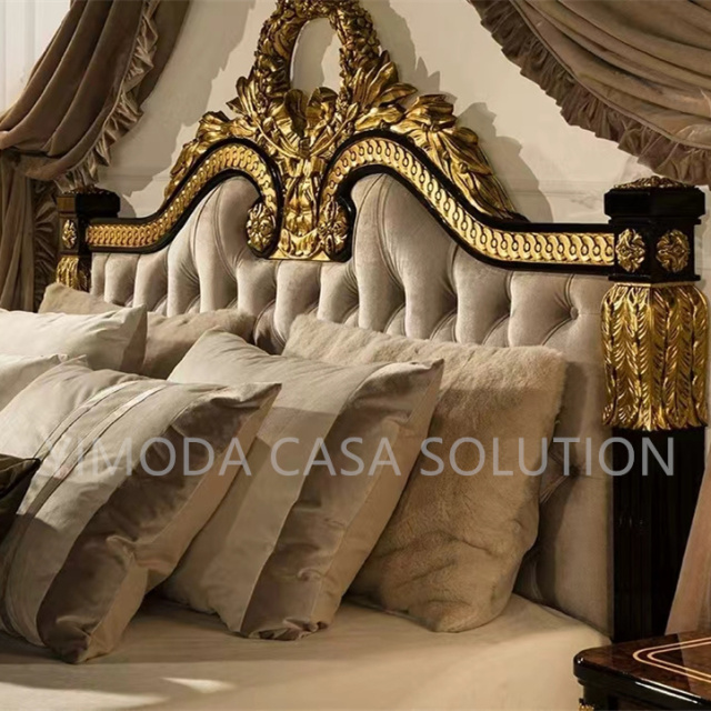 Luxury Antique French Style Chesterfield beige velvet fabric Bedroom Furniture Black Golden Solid Wood Carved Double tufted beige Wedding Bed Royal Bed