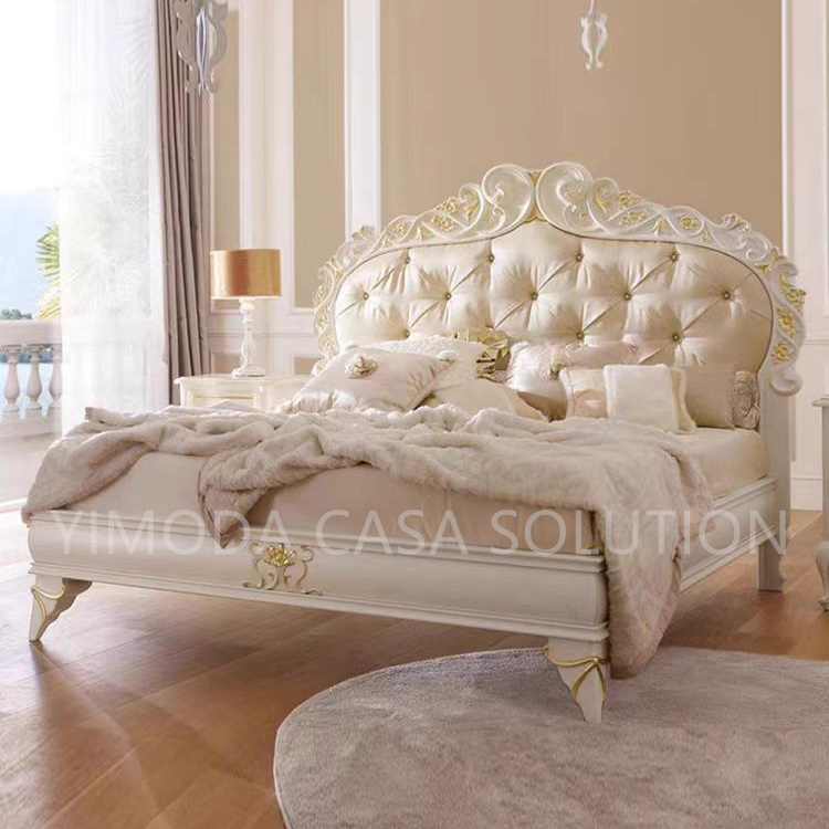Luxury Beige chesterfield Wooden Carved Bedroom Furniture Sets Classic Design Royal Furniture Home Furniture Antique Wood Solid Wood Bed