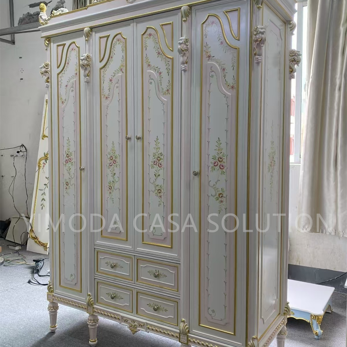 Elegant Antique French Vintage Solid Wood Wardrobe Handmade Clothing Cabinet with Storage for Luxury Bedroom Furniture