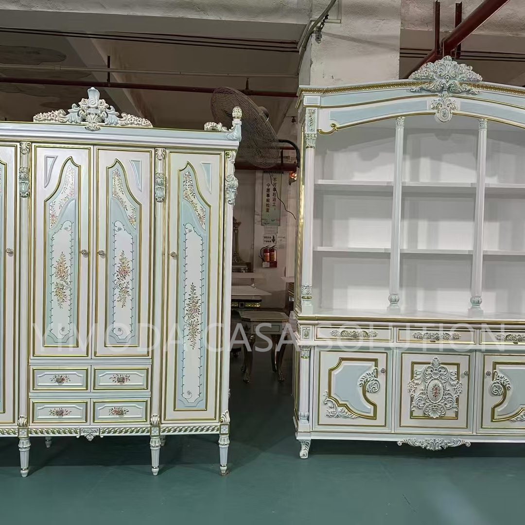 Elegant Antique French Vintage Solid Wood Wardrobe Handmade Clothing Cabinet with Storage for Luxury Bedroom Furniture
