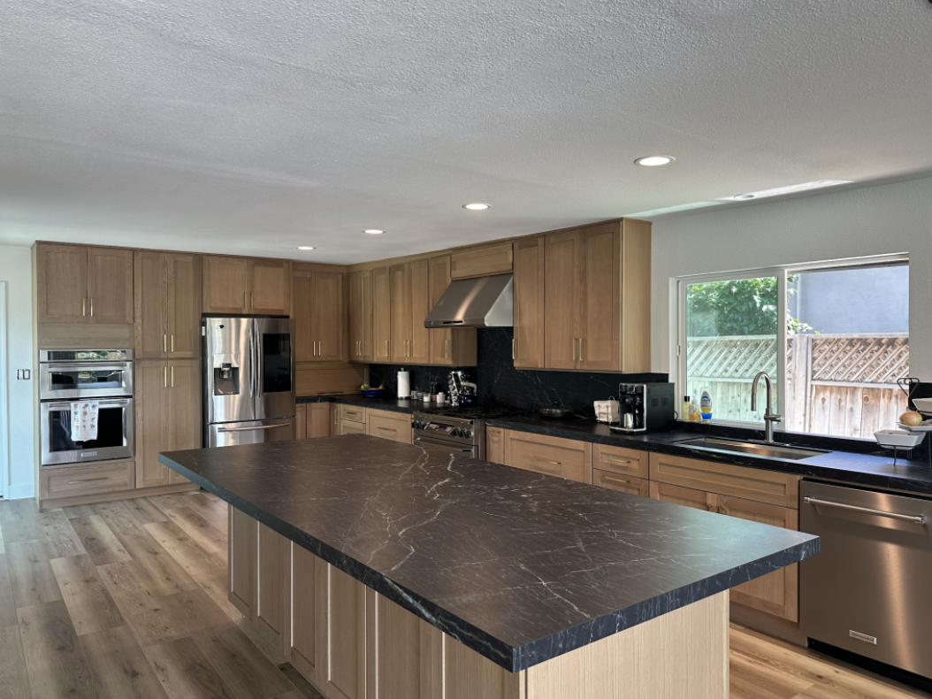 Modular Eco-Friendly Wood Smart Modern Luxury Kitchen Cabinet With Faucet Ready Assemble Pantry Furniture