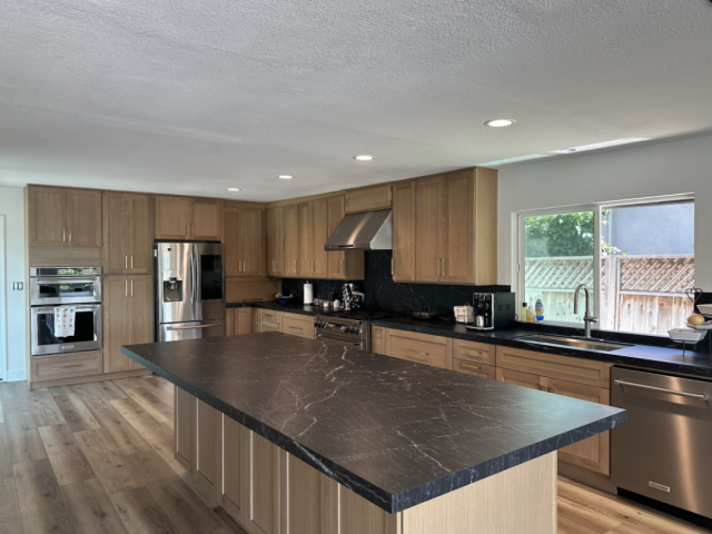 Modular Eco-Friendly Wood Smart Modern Luxury Kitchen Cabinet With Faucet Ready Assemble Pantry Furniture
