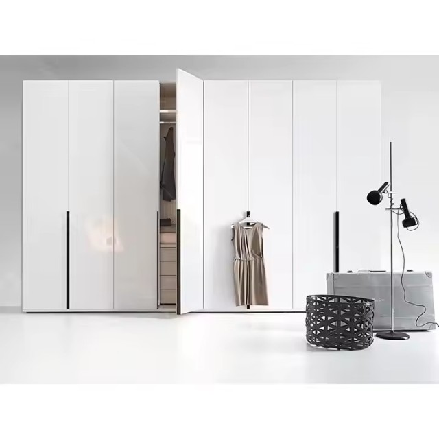 Modern Latest White Wooden Bedroom Wardrobe with Opening Door and White Modern Closets for Storage