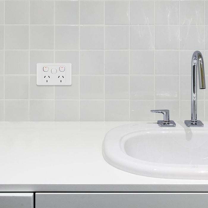 TABUBIL Double Power Point with Extra Switch