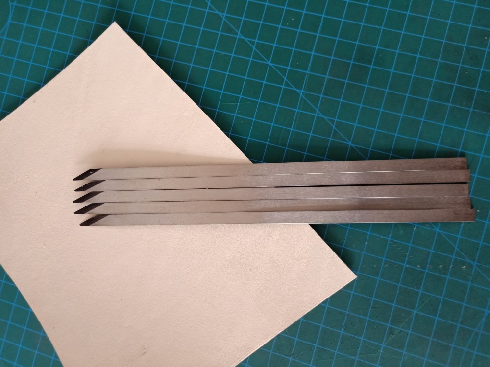 KL Brass Pattern Knife