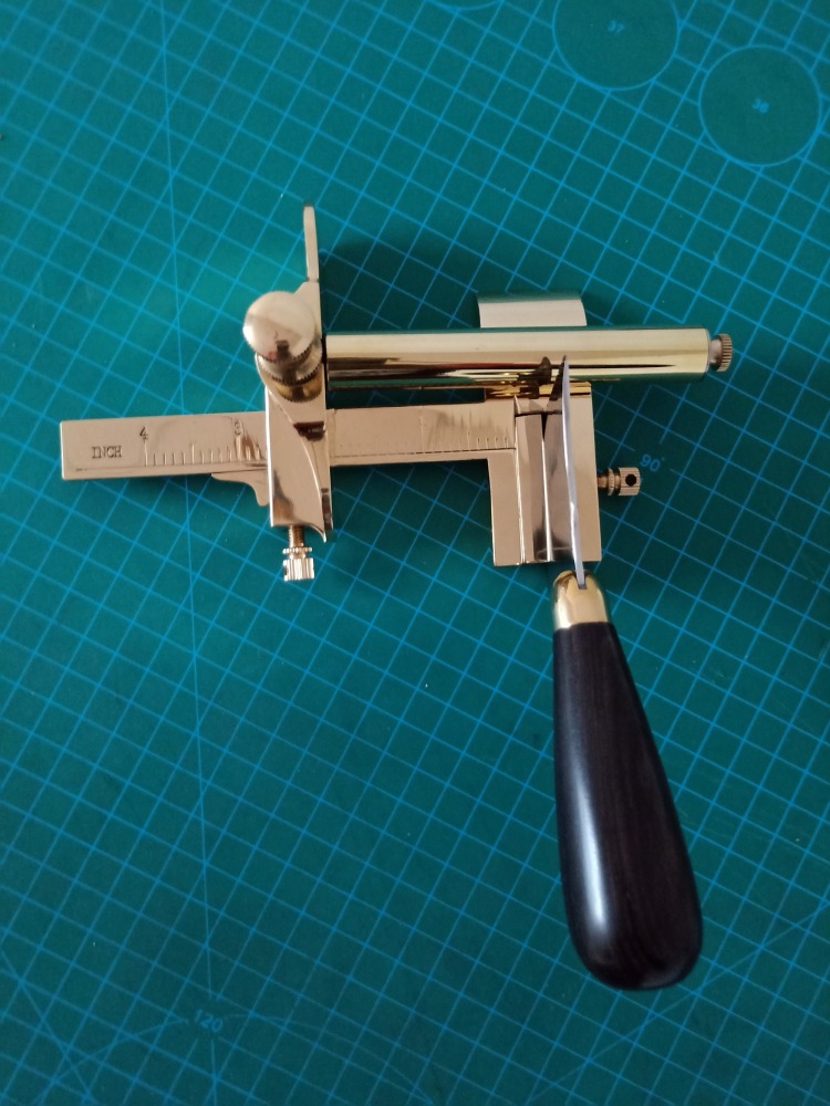 KL Custom Made Premium Strap Cutter