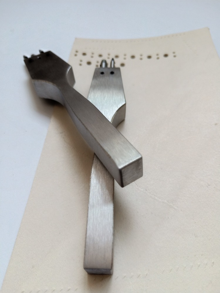 Leather tools Brogue punch