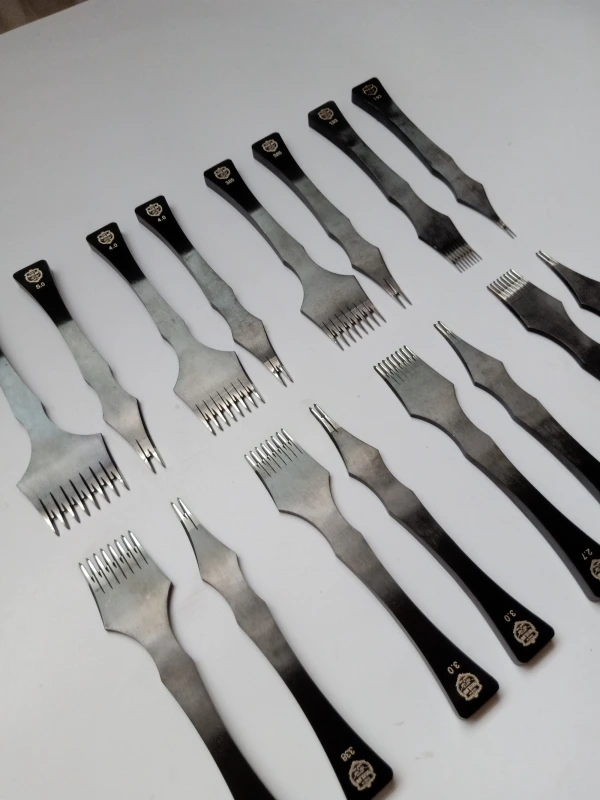 KL Black Stitching Chisel (Japanese Diamond Style)
