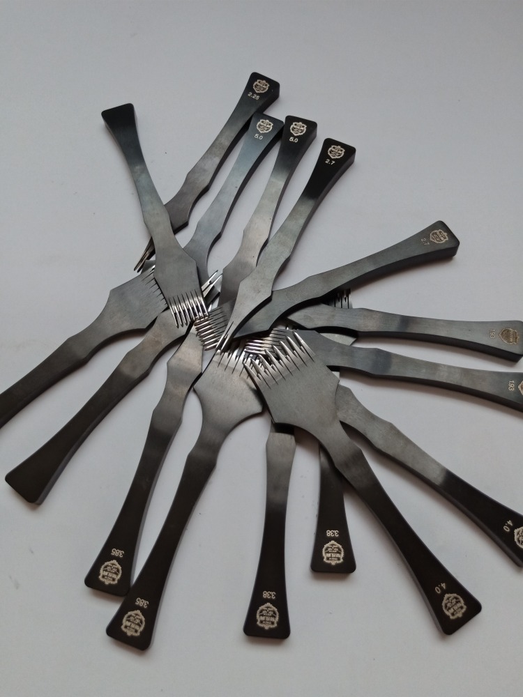 KL Black Stitching Chisel (Japanese Diamond Style)
