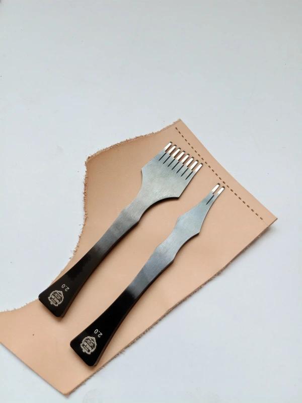 KL Black Stitching Chisel (Flat Style)