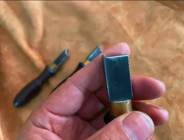 Shoes tools shoes bottom polish edge
